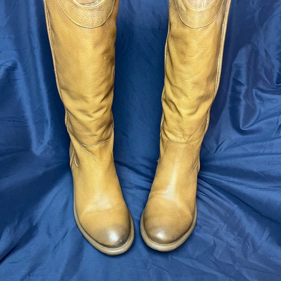 Arturo Chiang size 10M boots for women. - Picture 2 of 10